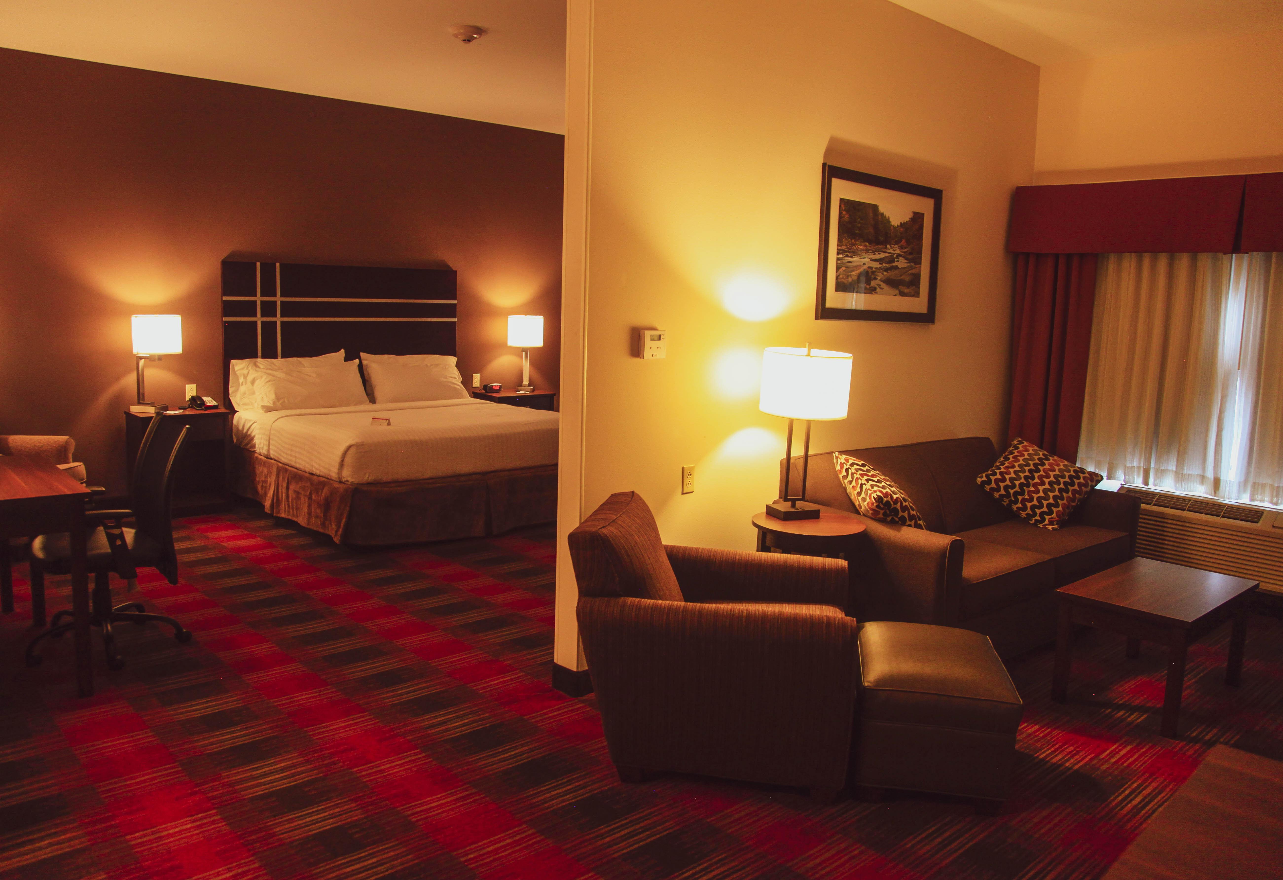 Holiday Inn Express & Suites Cumberland - La Vale By Ihg Exterior photo