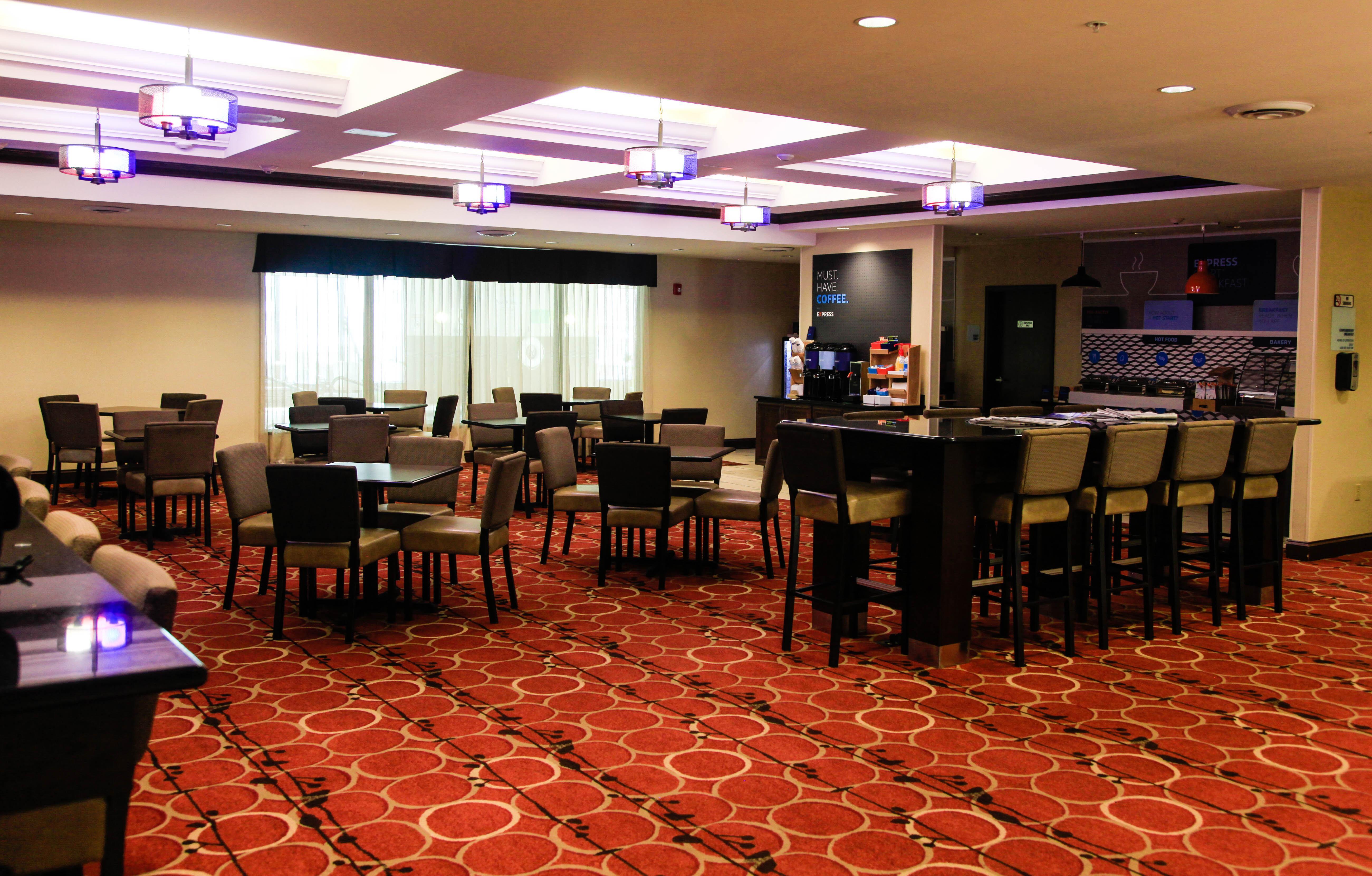 Holiday Inn Express & Suites Cumberland - La Vale By Ihg Exterior photo